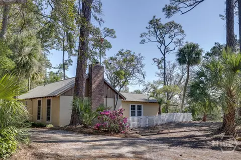 144 S Campbell Ave, Tybee Island, GA 31328