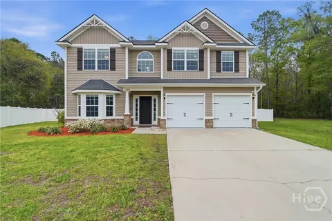 1295 Peacock Trl, Hinesville, GA 31313