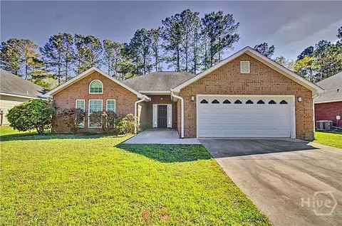 1271 Peacock Trl, Hinesville, GA 31313