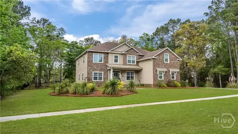 220 Saint Catherine Cir, Richmond Hill, GA 31324