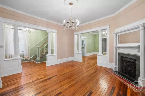 Living - 712 E 37th St, Savannah, GA 31401 photo 4 of 7