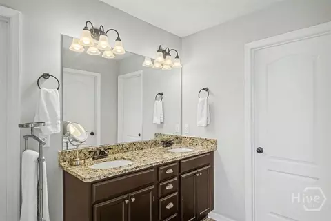 Bath - 104 Annie Dr, Guyton, GA 31312 photo 2 of 4