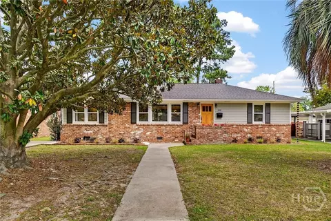 206 E 65th St, Savannah, GA 31405