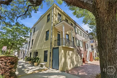 350 Barnard St, Savannah, GA 31401