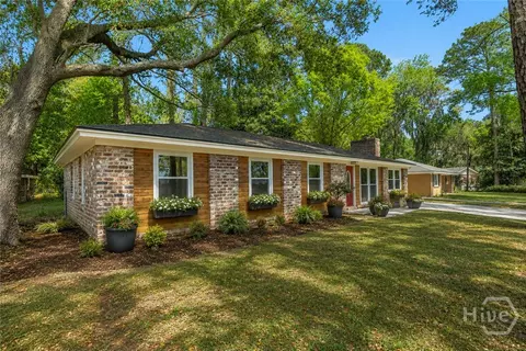 4 Sheridan Cir, Savannah, GA 31405