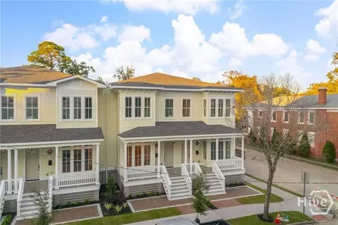304 W 38th St, Savannah, GA 31401