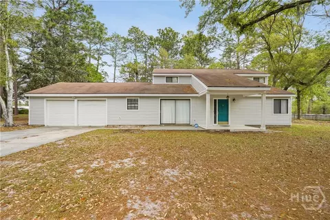 204 Topi Trl, Hinesville, GA 31313