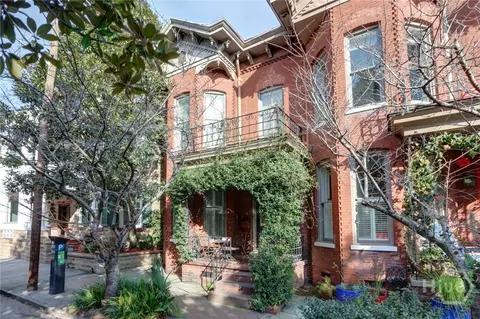 220 E State St, Savannah, GA 31401