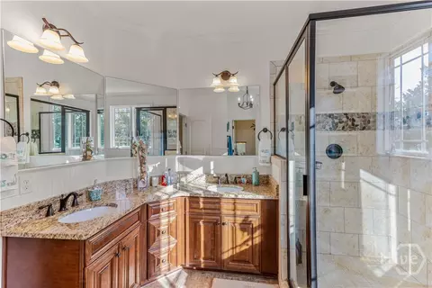 Bath - 193 Circle Dr, Midway, GA 31320 photo 3 of 4