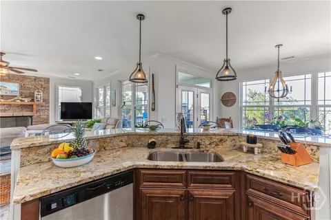 Kitchen - 193 Circle Dr, Midway, GA 31320 photo 3 of 4