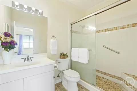 Bath - 1159 Mohawk St #E4, Savannah, GA 31419 photo 2 of 2