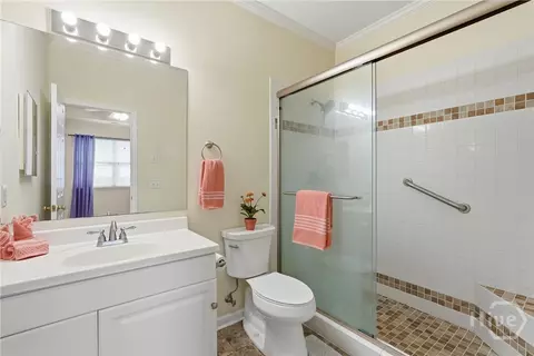 Bath - 1159 Mohawk St #E4, Savannah, GA 31419 photo 1 of 2