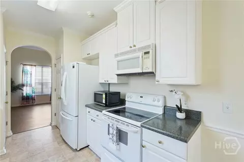 Kitchen - 1159 Mohawk St #E4, Savannah, GA 31419 photo 2 of 3