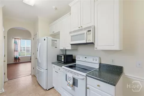 Kitchen - 1159 Mohawk St #E4, Savannah, GA 31419 photo 1 of 4