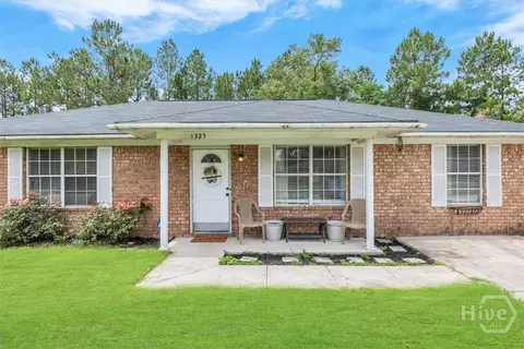 1325 Loblolly Dr, Hinesville, GA 31313