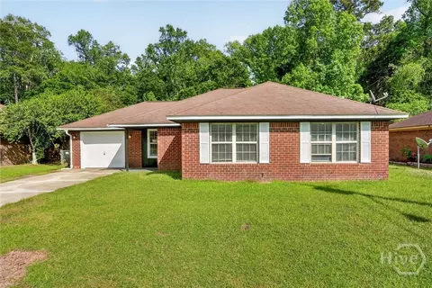 815 Sagewood Dr, Hinesville, GA 31313