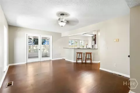 Living - 2 Oemler Ct E, Savannah, GA 31410 photo 5 of 5