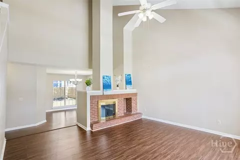 Living - 2 Oemler Ct E, Savannah, GA 31410 photo 1 of 5