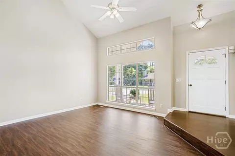 Living - 2 Oemler Ct E, Savannah, GA 31410 photo 3 of 5