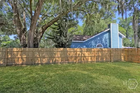 Exterior - 2 Oemler Ct E, Savannah, GA 31410 photo 10 of 14