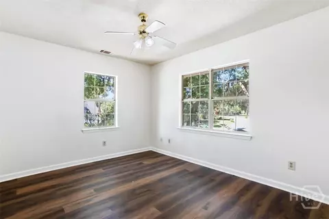 Bedroom - 2 Oemler Ct E, Savannah, GA 31410 photo 3 of 7