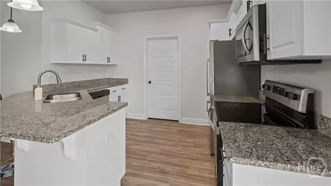 Entry Way - 278 Timberlake Dr, Guyton, GA 31312 photo 4 of 7