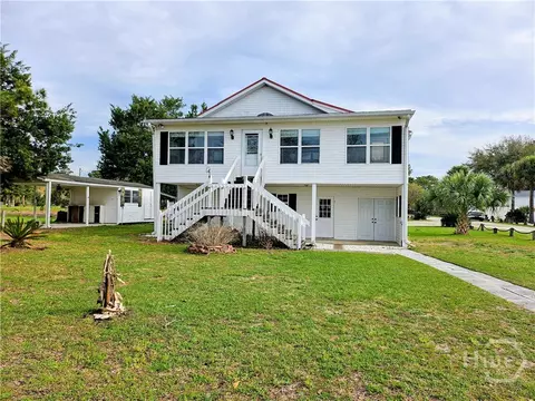 387 River Rd, Midway, GA 31320