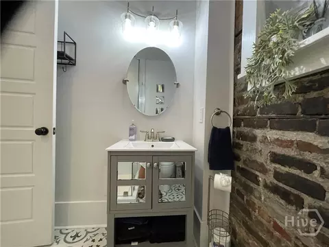 Bath - 210 E State St, Savannah, GA 31401 photo 7 of 7