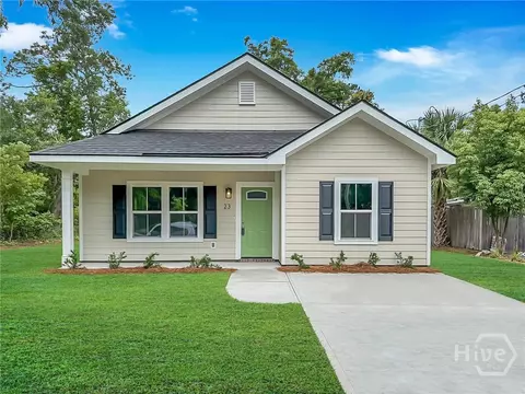23 Fluke Ave, Savannah, GA 31405