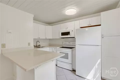 Kitchen - 856 E 35th St, Savannah, GA 31401 photo 7 of 9