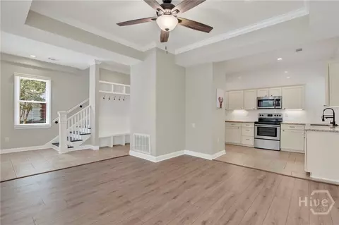 Entry Way - 856 E 35th St, Savannah, GA 31401 photo 4 of 5