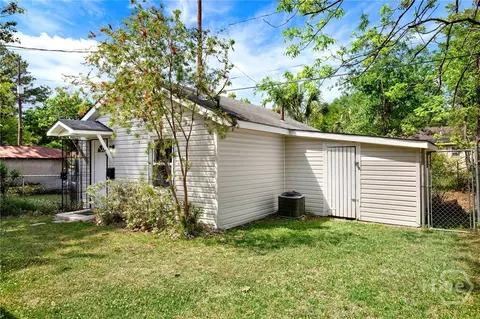 Exterior - 856 E 35th St, Savannah, GA 31401 photo 10 of 11
