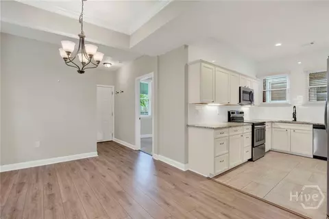 Entry Way - 856 E 35th St, Savannah, GA 31401 photo 3 of 5