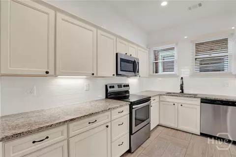 Kitchen - 856 E 35th St, Savannah, GA 31401 photo 4 of 9