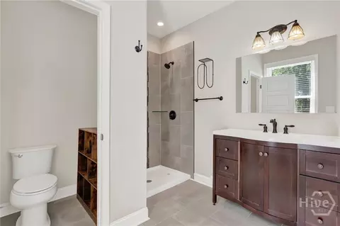 Bath - 856 E 35th St, Savannah, GA 31401 photo 1 of 6
