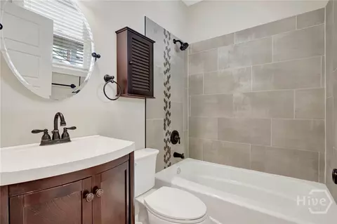 Bath - 856 E 35th St, Savannah, GA 31401 photo 5 of 6