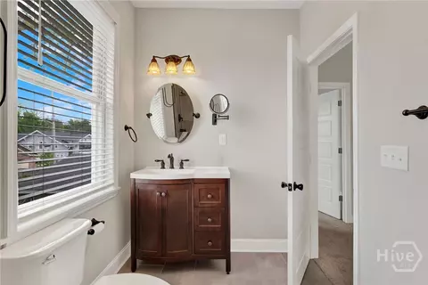 Bath - 856 E 35th St, Savannah, GA 31401 photo 4 of 6