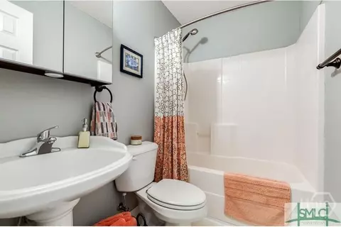 Bath - 186 Silverton Rd, Pooler, GA 31322 photo 1 of 1