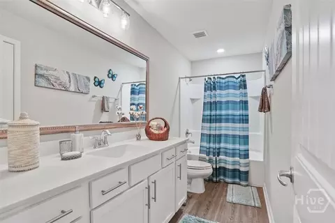 Bath - 239 Sonoma Dr, Pooler, GA 31322 photo 2 of 4