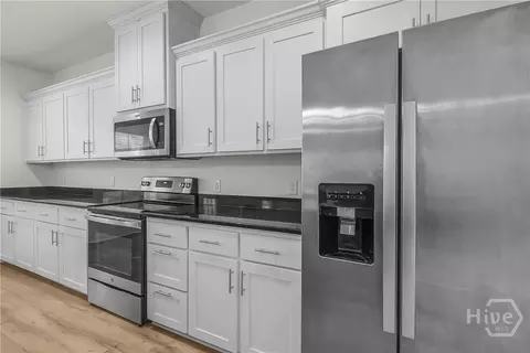 Kitchen - 39 Richmond Pass Cir, Midway, GA 31320 photo 2 of 3