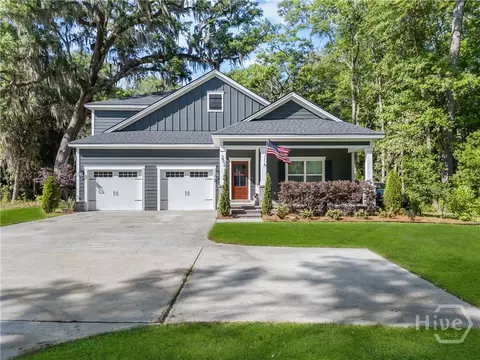 206 Windsong Dr, Richmond Hill, GA 31324