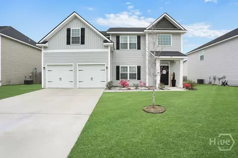 216 W W Winn Ave, Fort Stewart, GA 31313