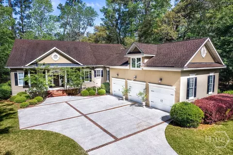4 Perriwinkle Ln, Savannah, GA 31411