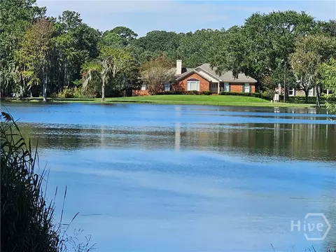 127 Lakeshore Dr, Savannah, GA 31419