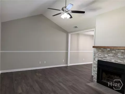 Living - 215 Pinecrest Pl, Pooler, GA 31322 photo 2 of 4