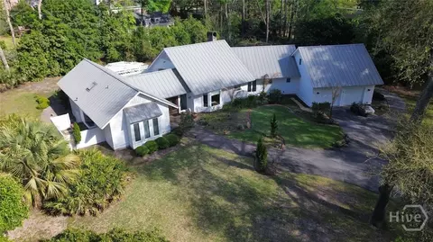 26 Hemingway Dr, Savannah, GA 31411