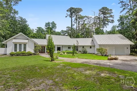 26 Hemingway Dr, Savannah, GA 31411