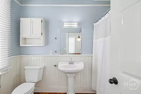Bath - 341 E Broad St, Savannah, GA 31401 photo 3 of 4