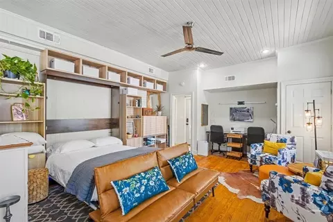 Bedroom - 341 E Broad St, Savannah, GA 31401 photo 1 of 7