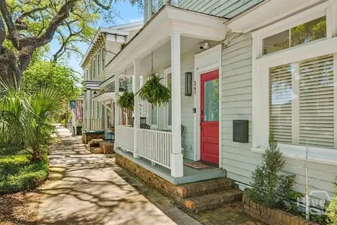 Exterior - 341 E Broad St, Savannah, GA 31401 photo 4 of 10